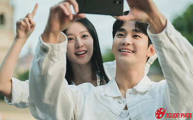 Không cần Dispatch, Kim Soo Hyun và Kim Ji Won tự công khai hẹn hò